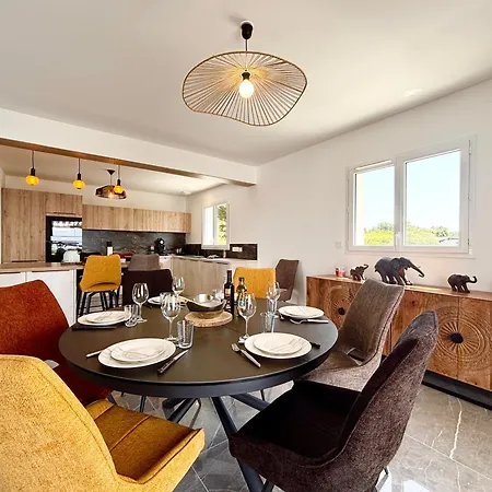 La Prestigieuse, Vue Mer, Avec 4 *