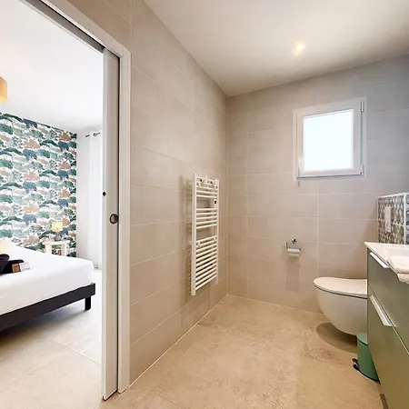 La Prestigieuse, Vue Mer, Avec 4