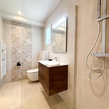 La Prestigieuse, Vue Mer, Avec 4 *